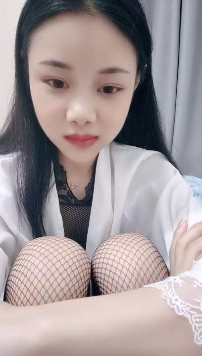 黑丝美女自慰粉穴